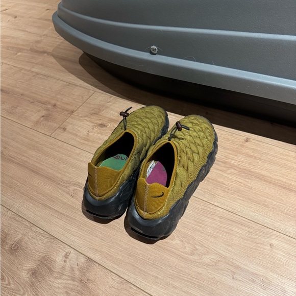 Nike Ispa Loafers - Picture 2 of 4